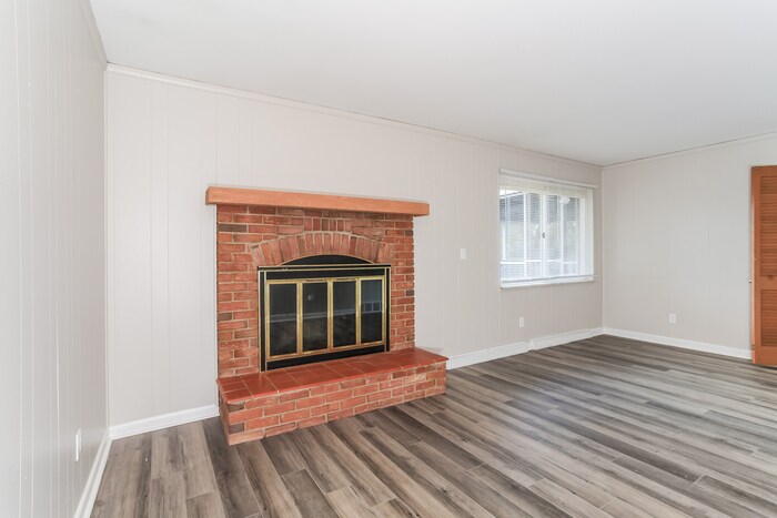 Building Photo - 1007 Pineknot Dr