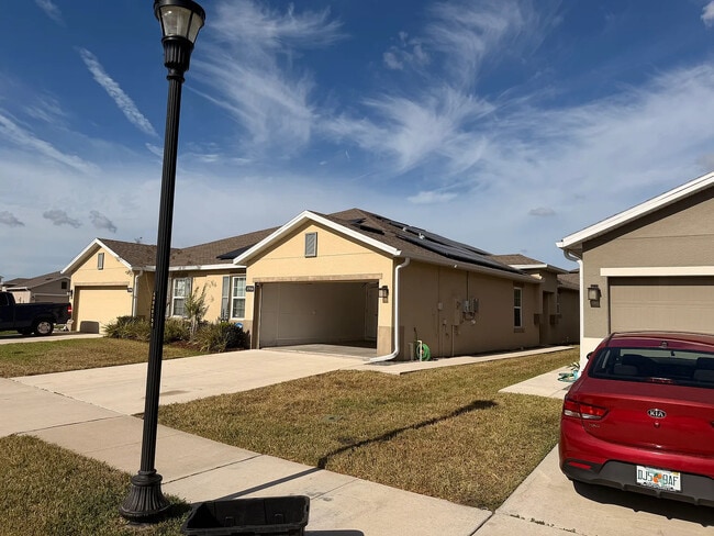 Building Photo - 17930 Turning Leaf Cir