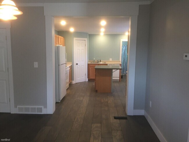 Building Photo - 4 br, 2 bath House - 116 S 1st St