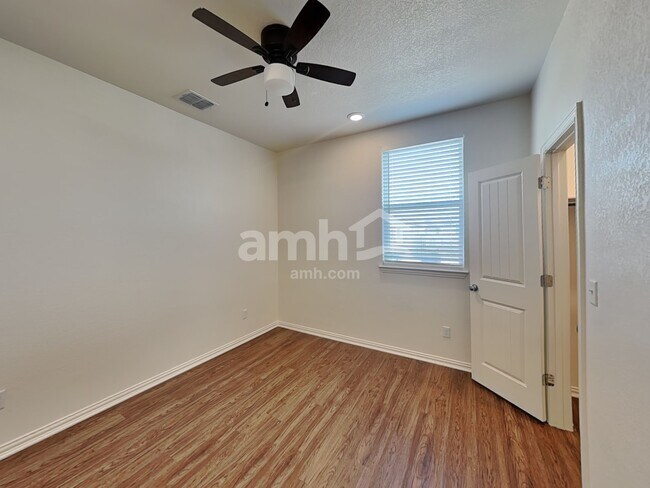 Building Photo - 2723 Spencebrook