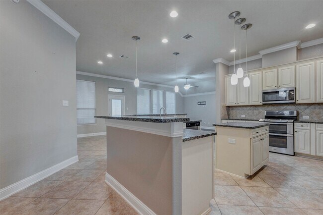 Building Photo - 5003 Beech Fern Dr