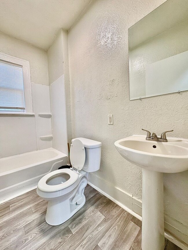 Building Photo - 1508 Hermosa Pl