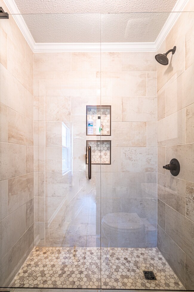 Building Photo - 10215 Melanie Dr SE