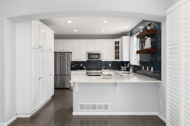 Building Photo - 10786 Southhaven Cir