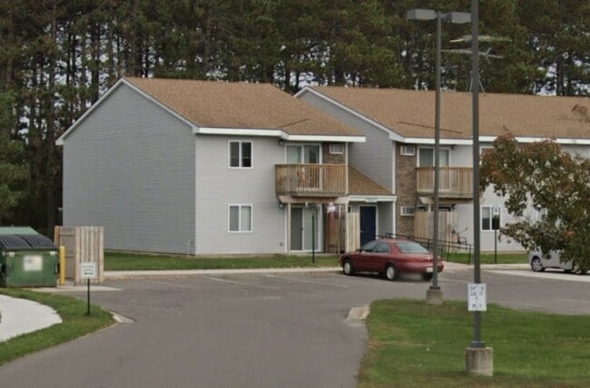 Building Photo - 654 S Westwood Ave