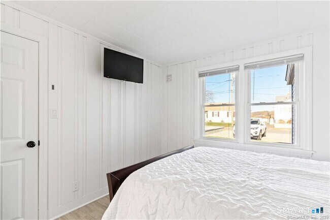 Building Photo - 8 Bel Aire Manor
