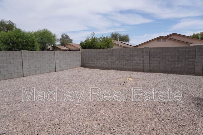 Building Photo - 983 E Denim Trail