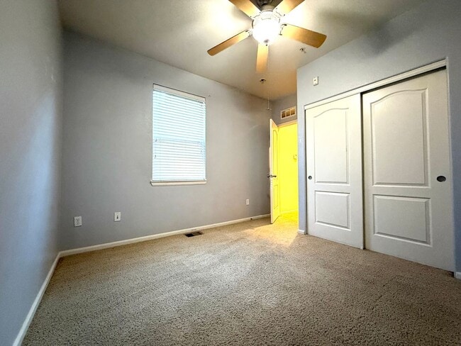 Building Photo - 2 bed/2.5 bath Townhome in Central Arvada ...