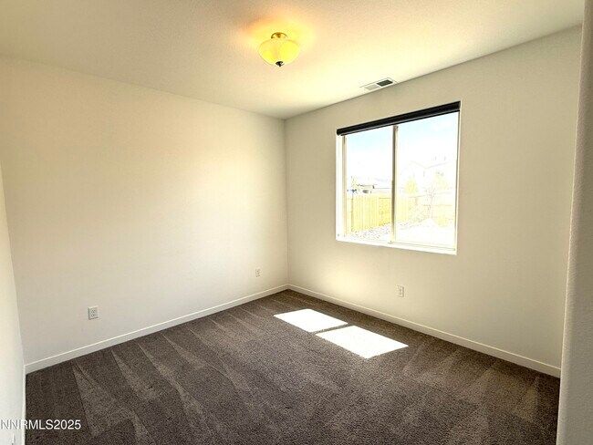 Building Photo - 556 Vaquero Ct