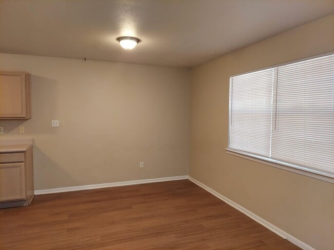 Building Photo - 304 Ave Q
