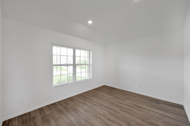 Building Photo - 3609 Oakvale Dr