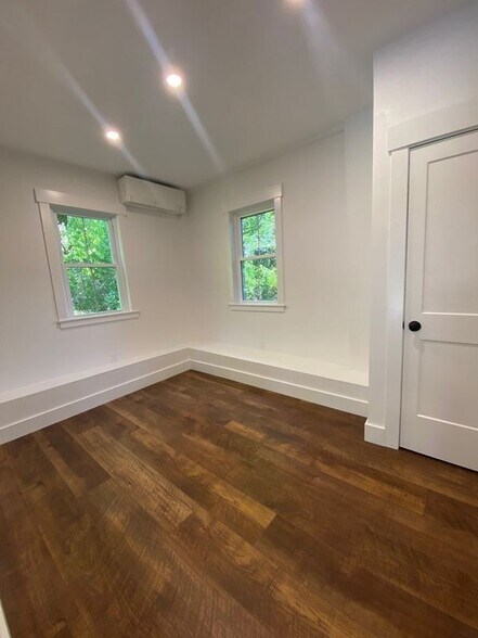 Building Photo - 43 Adams St