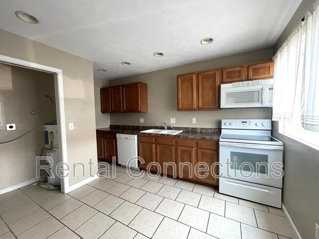 Building Photo - 1307 W White St
