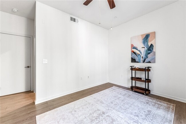 Building Photo - 664 Colorado Cir