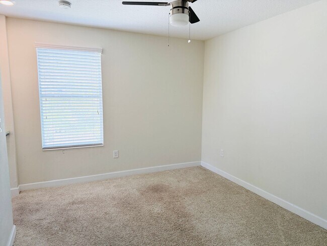 Building Photo - 4 Bed 2.5 Bath Single Family in Storey Lake