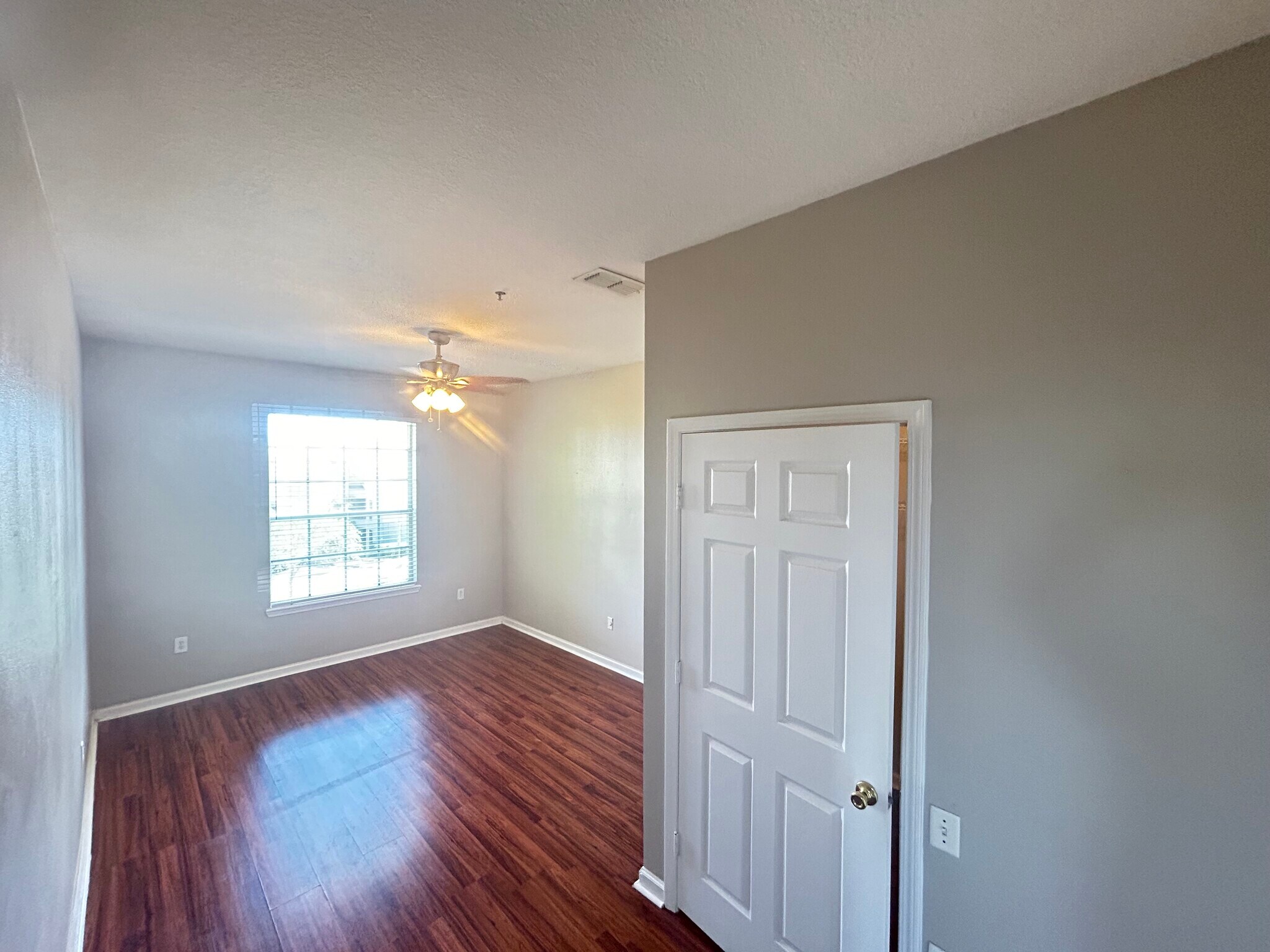 Building Photo - 7990 Baymeadows Rd E