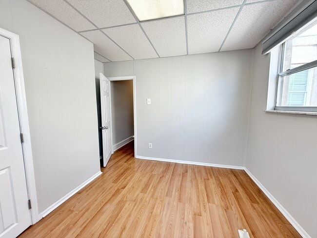 Building Photo - 2517 S Carlisle St