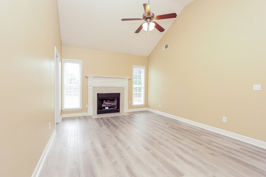 Building Photo - 119 Howard Woody Dr