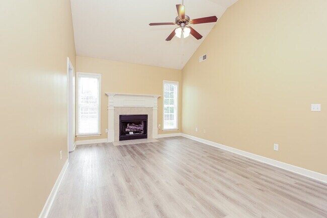 Building Photo - 119 Howard Woody Dr