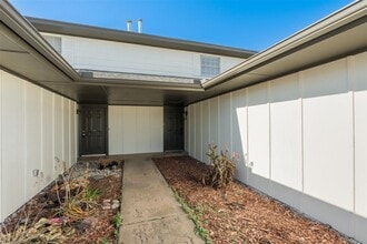 Building Photo - 11715 N Francis Ave