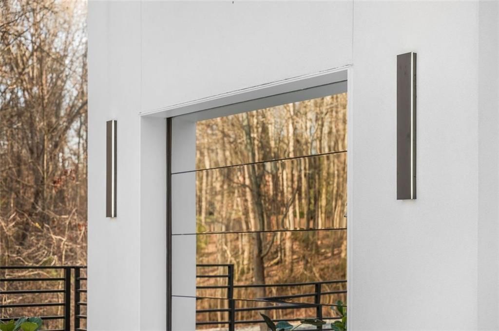 Building Photo - 1736 Cox Rd