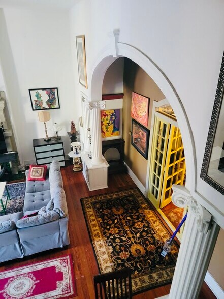 Living room - 1808 Esplanade Ave