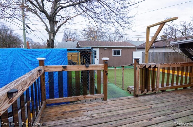 Building Photo - 1403 E Maxlow Ave