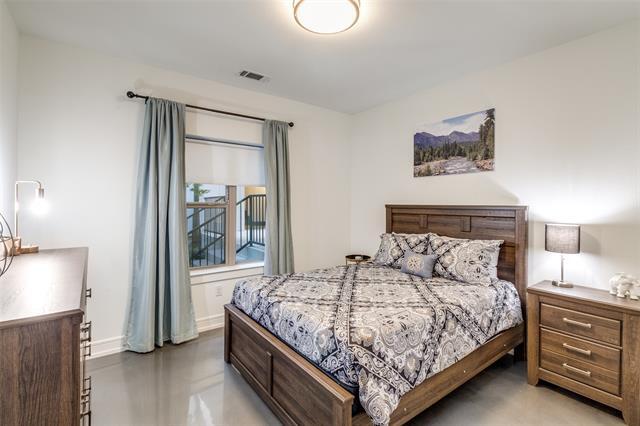 Building Photo - 5710 McCommas Blvd