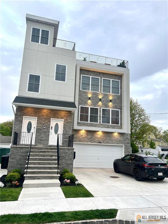 Building Photo - 476 Meade St