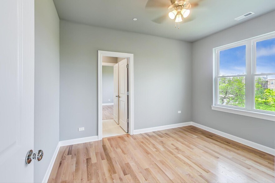 Building Photo - 6132 S Kimbark Ave