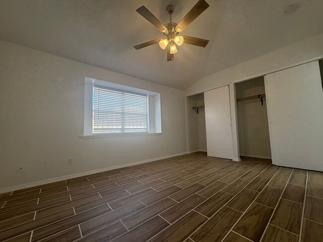 Building Photo - EASTSIDE DUPLEX FOR RENT