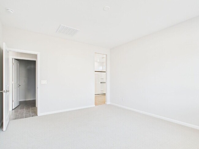 Building Photo - NORTH COPPER CANYON BRAND NEW BEAUTY