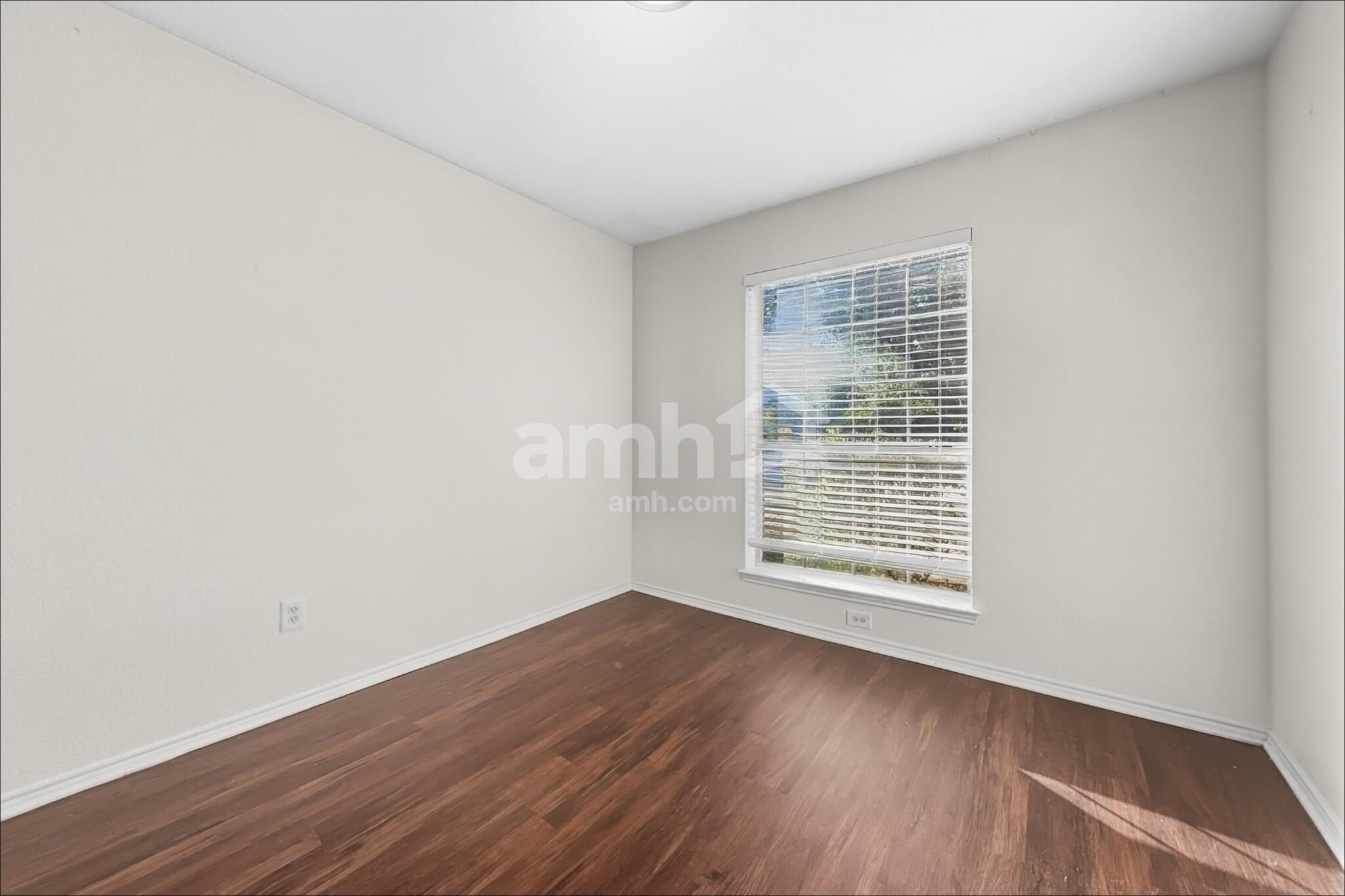 Building Photo - 961 Mesa Vista Dr