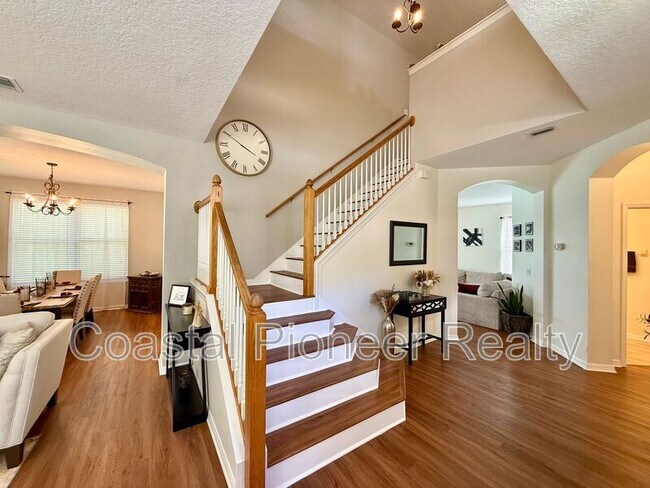 Building Photo - 11113 Avery Oaks Dr