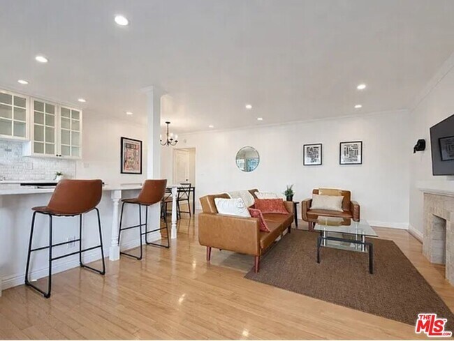 Building Photo - 1033 20th St