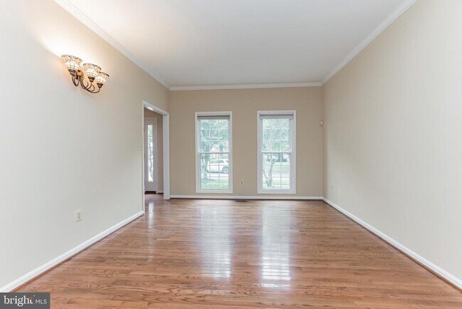 Building Photo - 13907 Willow Tree Dr