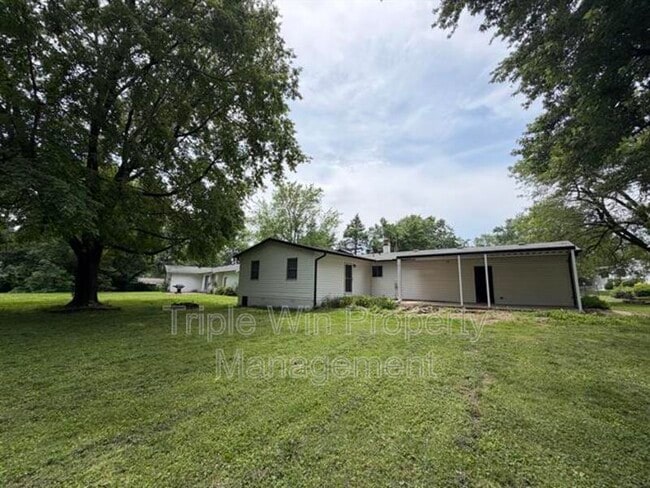 Building Photo - 2245 Lindsay Ln