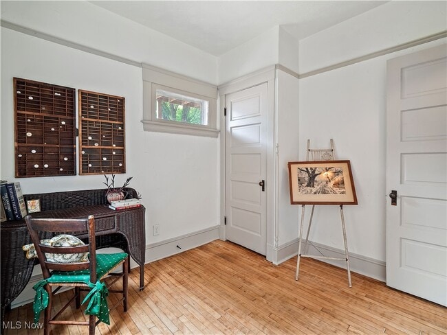 Building Photo - 1854 W 48th St