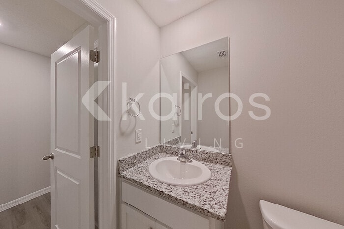 Building Photo - 8688 SW 43rd Ter