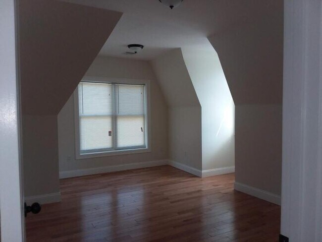 Building Photo - 4 bedroom in Boston MA 02120