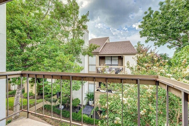 Building Photo - 10051 Westpark Dr