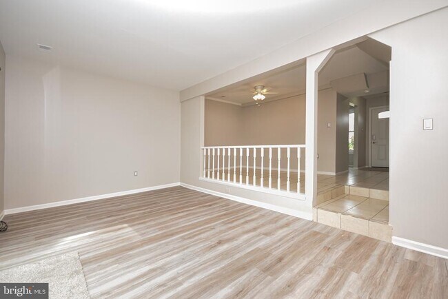 Building Photo - 8853 Teakwood Ct