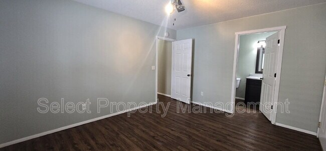 Building Photo - 2502 Alma St