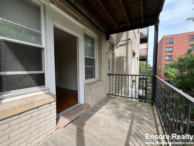 Building Photo - 1626 Commonwealth Ave