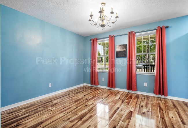 Building Photo - 5824 Silver Fox Ln