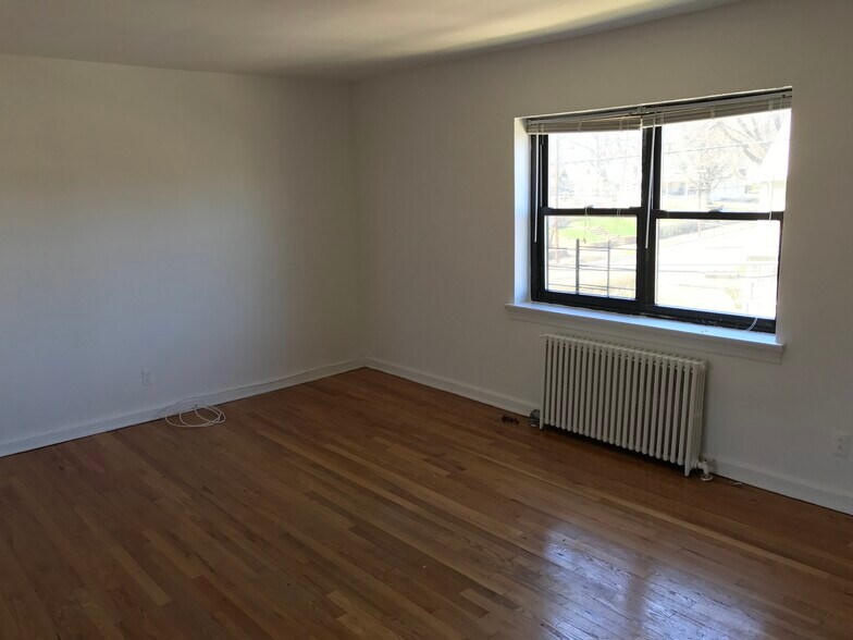 Building Photo - 146 Union Ave