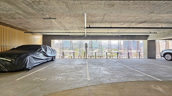 Building Photo - Stunning New 2BR Residence at The Park Ward Village