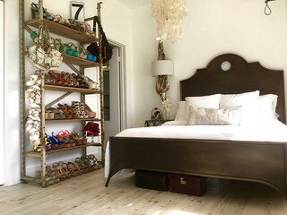 French shelves - 2109 Bayshore Blvd