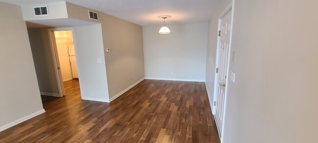 Dining Area - 3721 Bardstown Rd