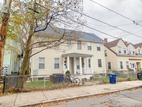 Building Photo - 6 Webster St